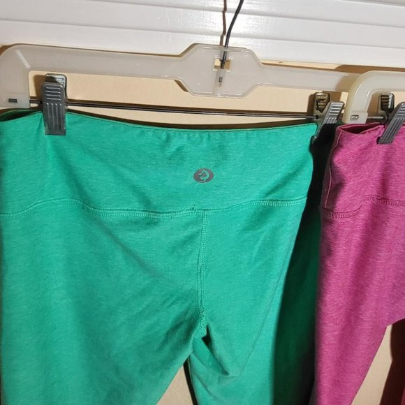 2 Pair of Scorpio Sol Cut-Out Yoga 3/4 Capri Leggings - Size Small - Picture 4 of 5